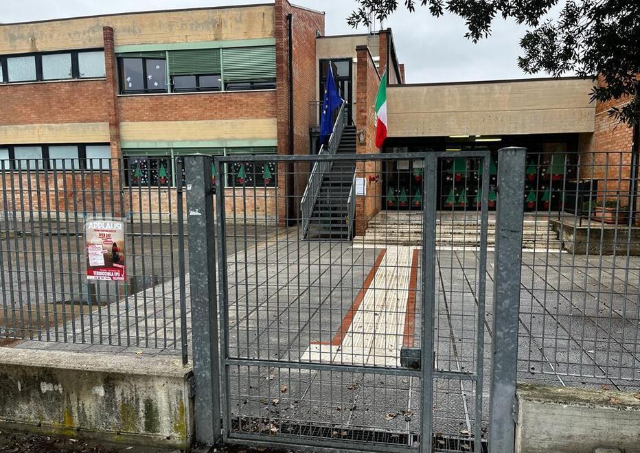 Terricciola, rubati quindici computer portatili alla scuola media: ma non c'è tracia di effrazione<br>
