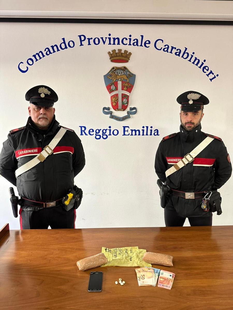 Reggio Emilia, fermato con un chilo di cocaina nella giacca