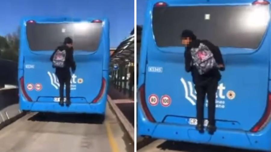 
	La follia dello studente aggrappato al bus in corsa

