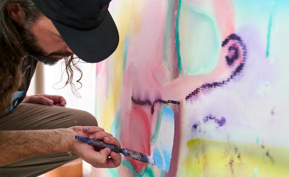 Reggio Emilia, l’artista parigino Antwan Horfee a Palazzo Brami tra tele e carte