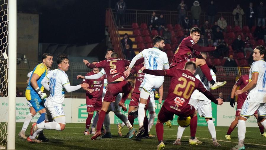 Il gol del momentaneo pareggio di Delpupo per il Pontedera (Foto di Franco Silvi)
