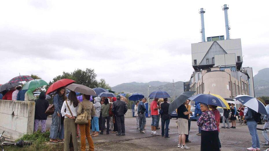 Ex inceneritore a Pietrasanta:, parte la demolizione, piano da 3 milioni per fare spazio al verde