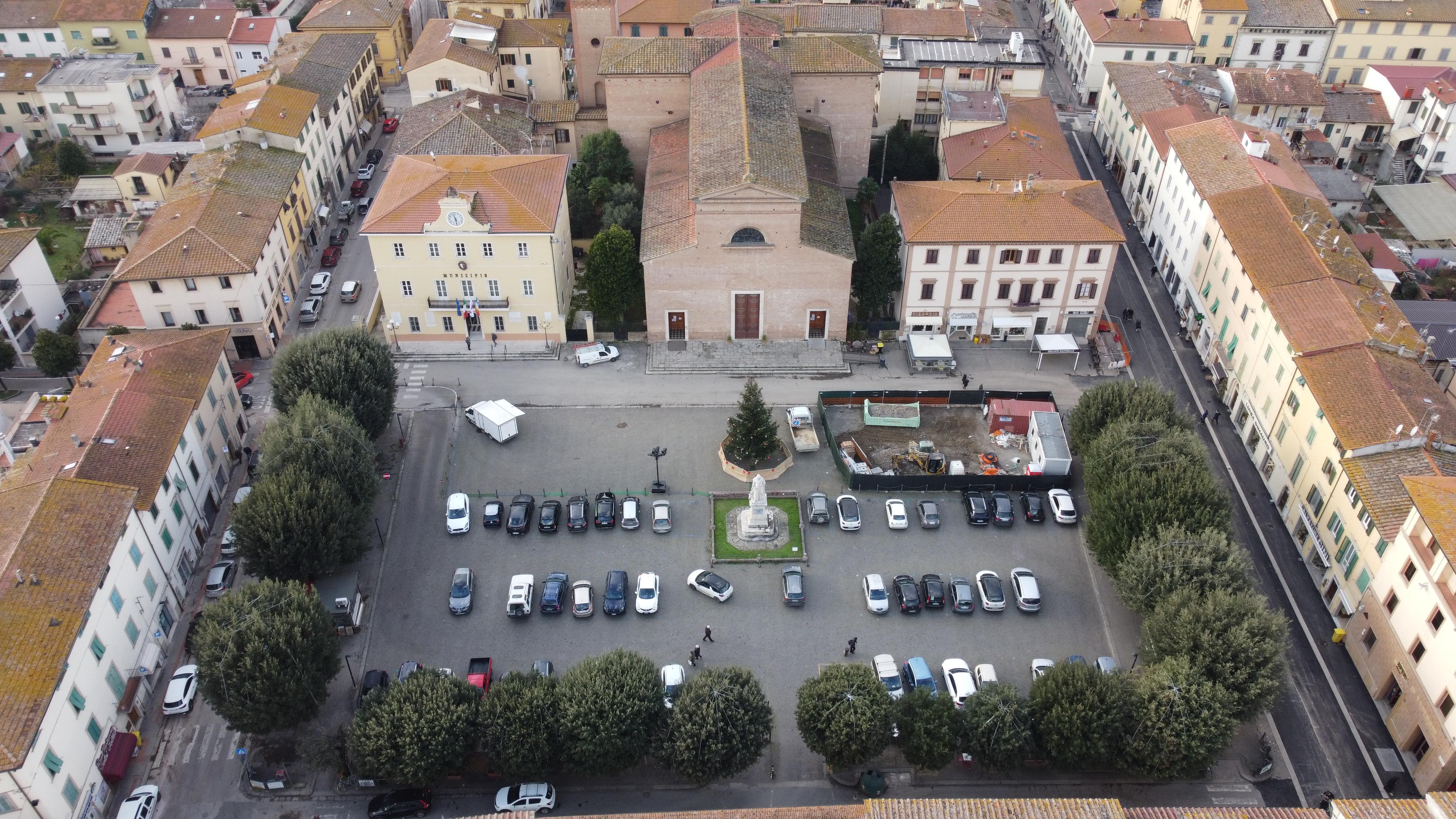 Certaldo, via alla pedonalizzazione: addio parcheggi in piazza Boccaccio