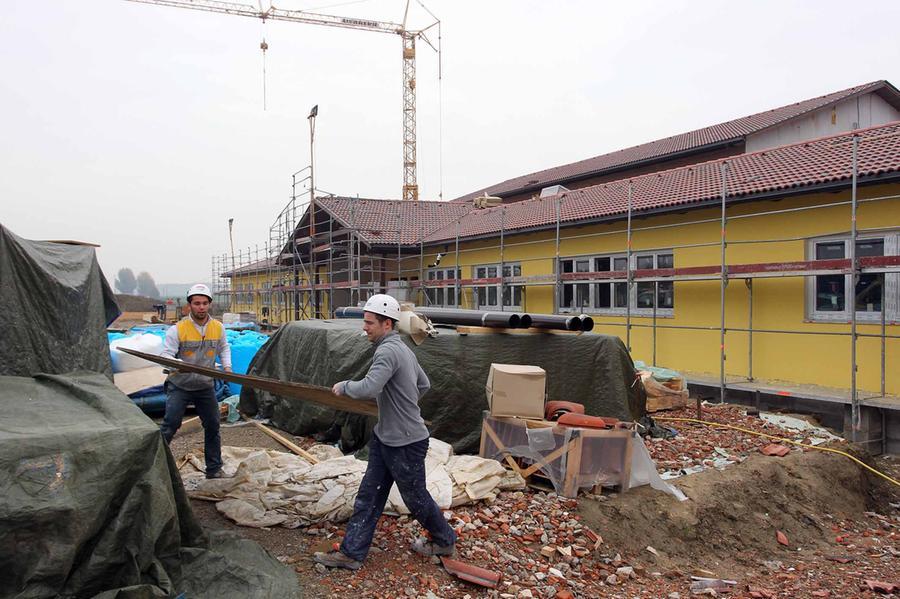 Scuole, palestre, ponti e strade: lavori per 80 milioni nel Ferrarese
