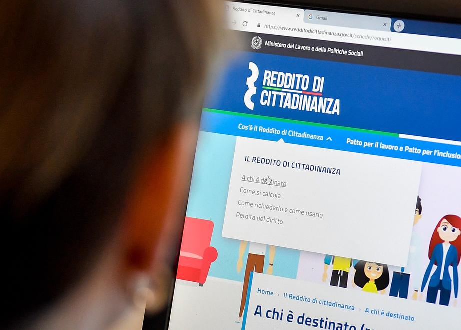 Tremila assegni di inclusione a Modena: «Ma ottenerlo è un calvario»