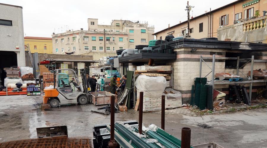 Le conseguenze dell'incendio da Paolo Matarazzo (foto Franco Silvi)