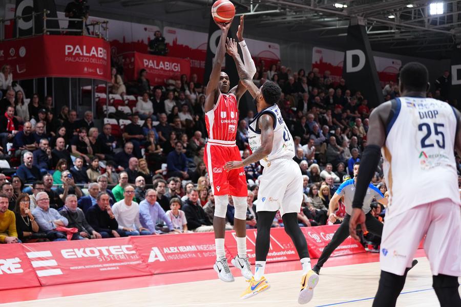 Reggio Emilia batte Sassari e si regala la Final Eight
