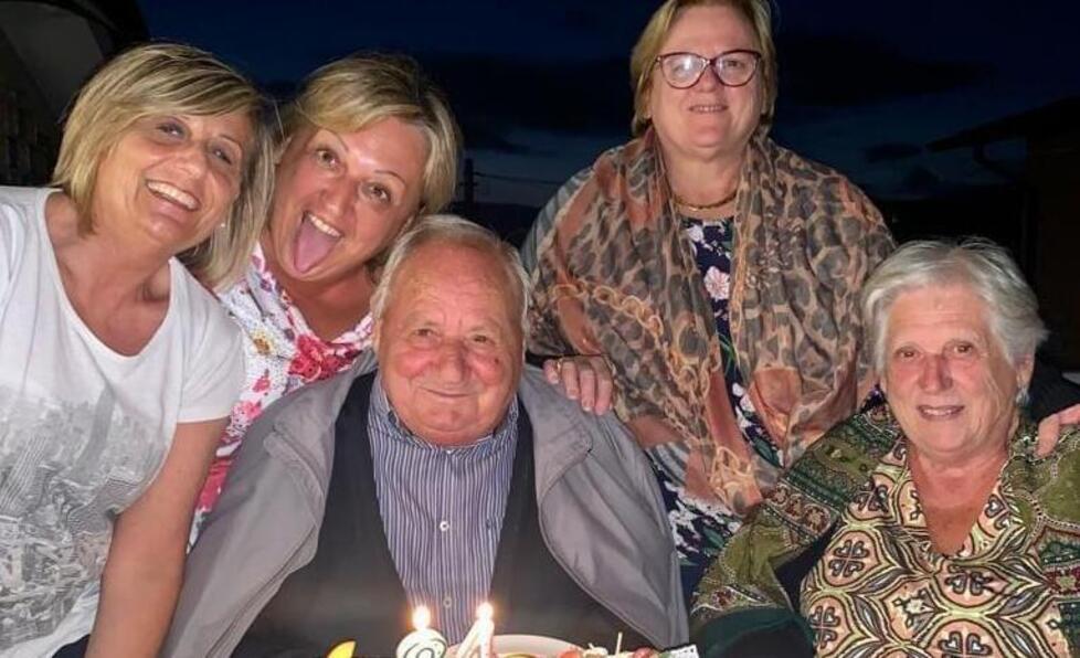 Massa, addio a “Nandino”: l’anima del Casone. «Indimenticabili i giri sulla tua apetta»