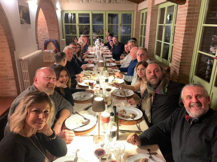 
	La tavolata dei festeggiamenti di "Lajatico non &egrave; fusione"

