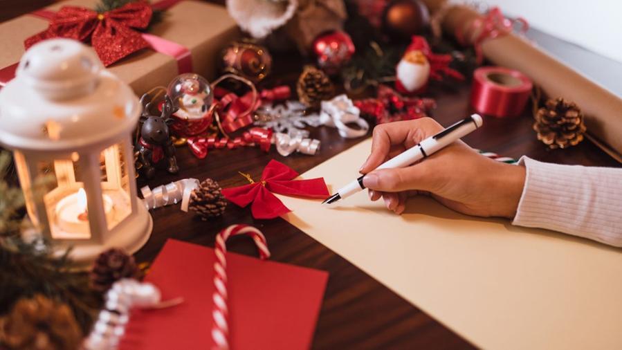Le migliori 20 citazioni e frasi tipo per fare gli auguri di Natale a parenti, amici o semplici conoscenti con stile