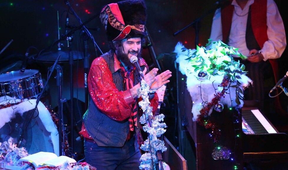 Natale con Capossela: «Serata dedicata a MacGowan e agli amici che non ci sono più»