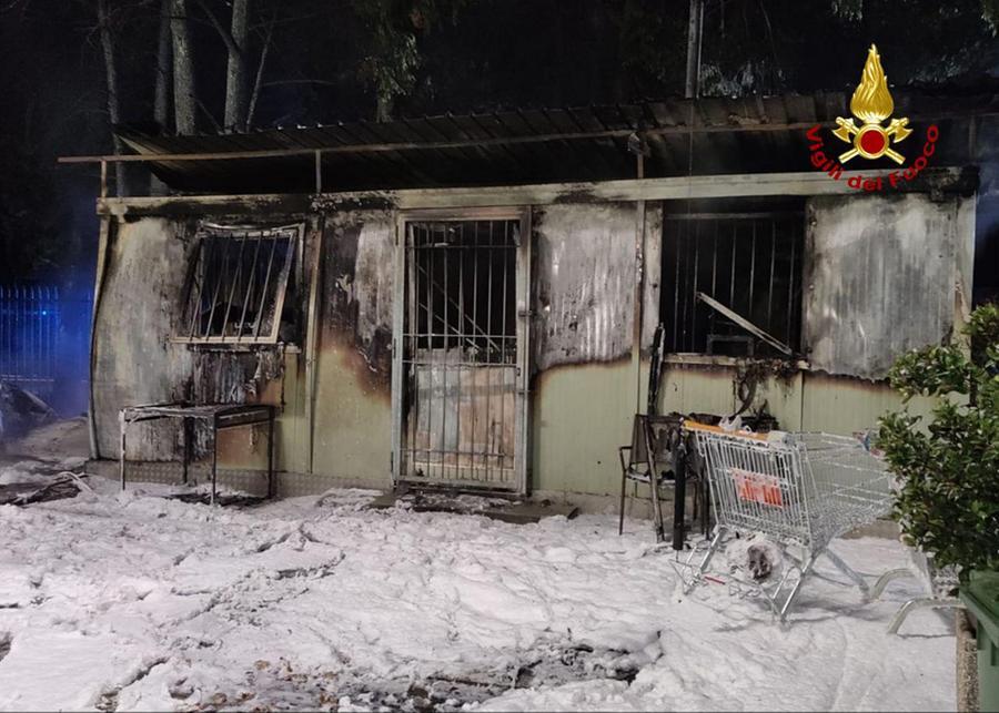 Reggio Emilia, bruciano gli spogliatoi dei campi dietro il Palahockey