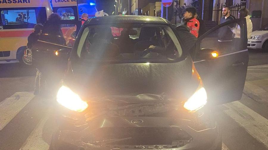 Scontro tra auto in centro a Sassari: due bambine di 10 e 5 anni trasportate in ospedale