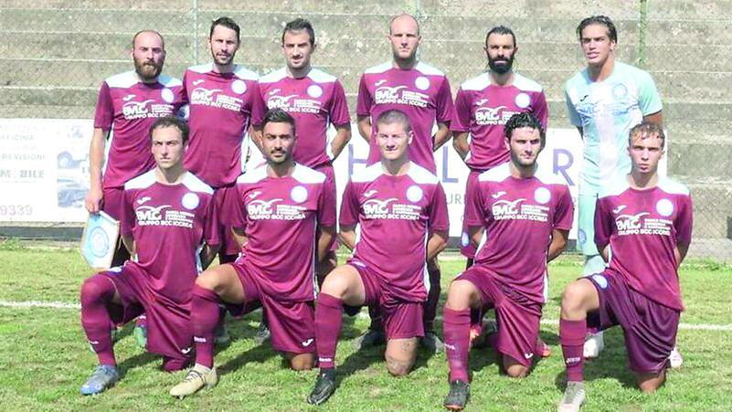 Clamoroso a Pietrasanta: esonero dopo la vittoria per mister Bucci