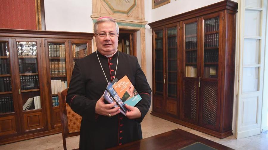 L’arcivescovo di Oristano: «Riaccendiamo il fuoco della speranza in mezzo ai drammi che viviamo»