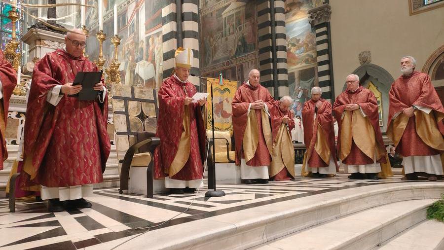 
	Il vescovo Giovanni Nerbini proclama i vincitori dello Stefafnino d&#39;Oro

