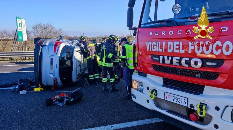 Schianto sull’A1 prima di Modena nord, cinque feriti e lunghe code