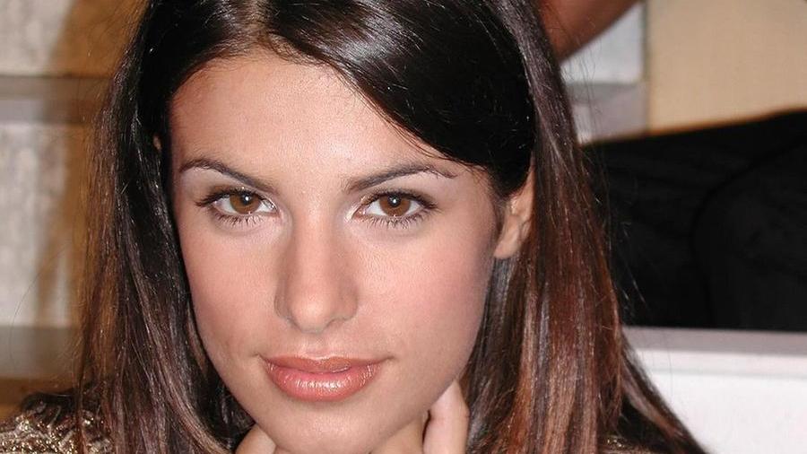 Le foto ritrovate di Elisabetta Canalis 22enne, il post su Instagram fa 112mila like