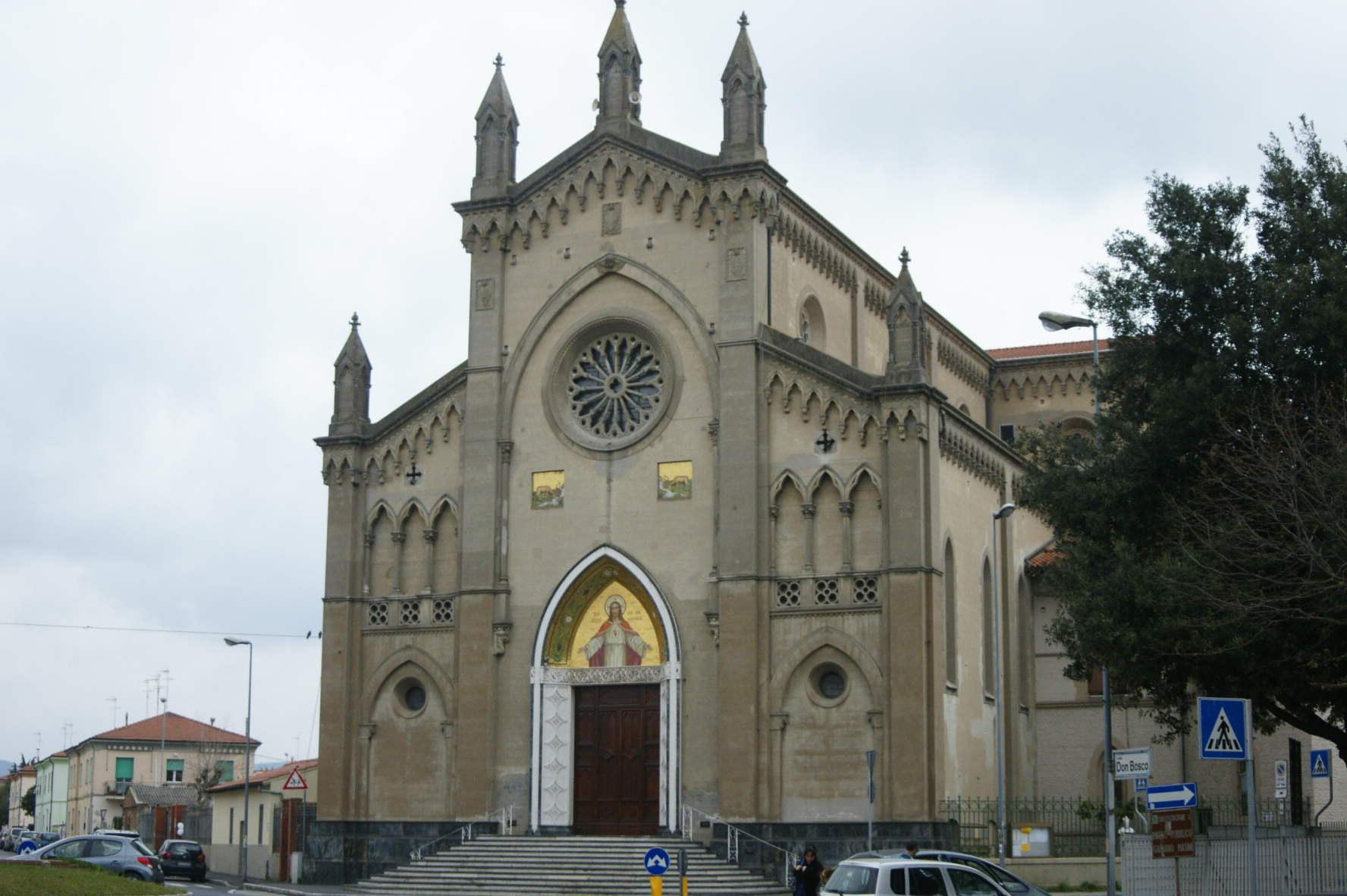 La parrocchia del Sacro cuore (foto d'archivio)