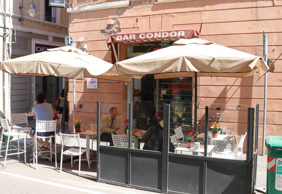 Ferrara, il bar Condor vince il primo round: sospesa la limitazione d’orario