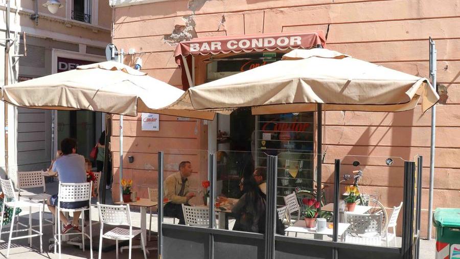 Ferrara, il bar Condor vince il primo round: sospesa la limitazione d’orario