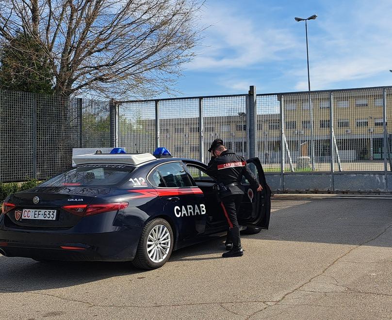 Gattatico, palpeggiò il seno all’amica delle nipoti: nonno arrestato per violenza sessuale