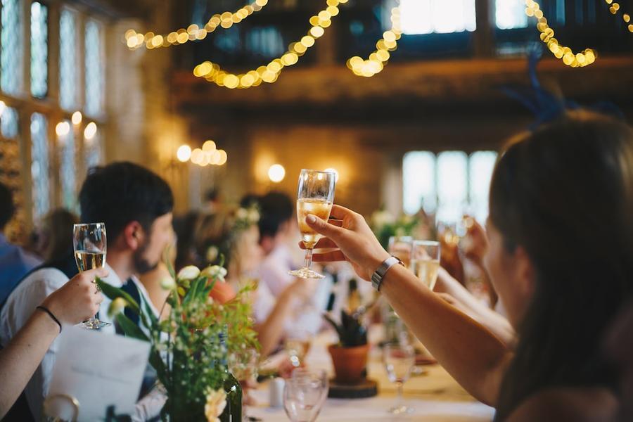 Capodanno, dal cenone low cost ai soggiorni in scenari da sogno: cosa offre la Toscana
