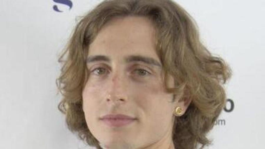 Alessio Palagi il giovane cantautore di Livorno e il nuovo singolo sul bullismo