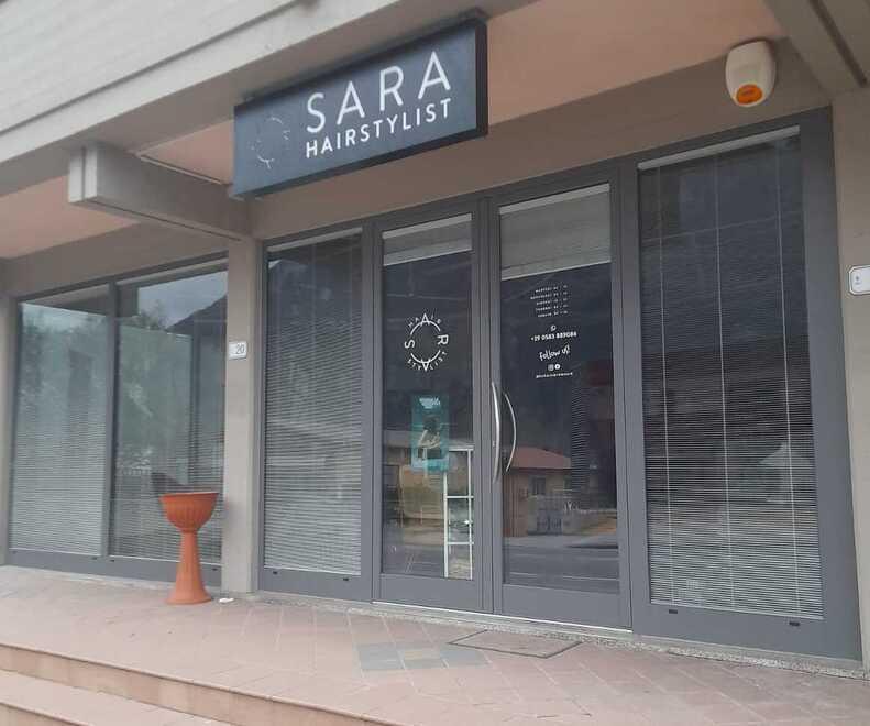 Colpo nel salone, la parrucchiera rapinata: «Aveva il fucile e urlava come una pazza»<br>
