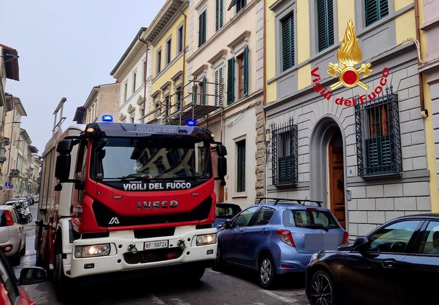 Incendio a Firenze, salvata una coppia di anziani