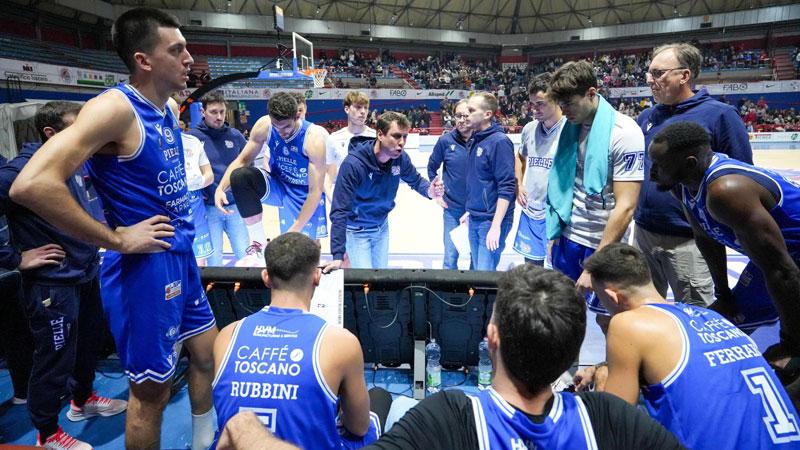 Marco Cardani durante un time-out sul campo di Montecatini