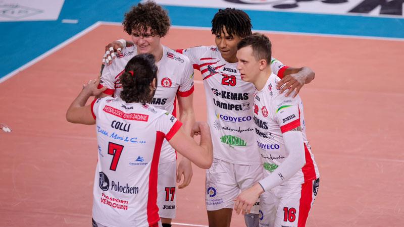 S’interrompe nel derby la striscia positiva della Kemas Lamipel 