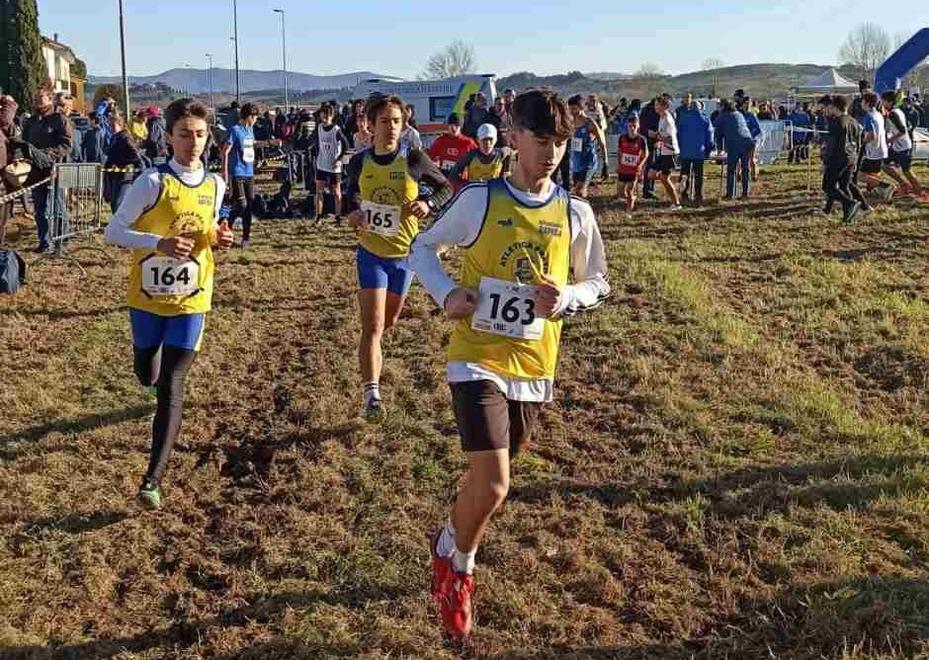 I mezzofondisti dell’Atletica Prato impegnati nel Gran Prix di cross a Fucecchi