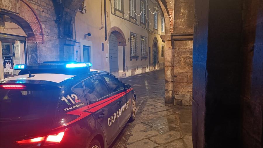 Lucca, non rispetta il divieto di avvicinamento alla ex: arrestato
