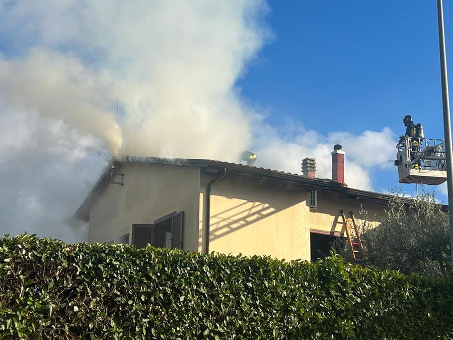 
	La villetta dell'incendio (foto Enzo Russo)

