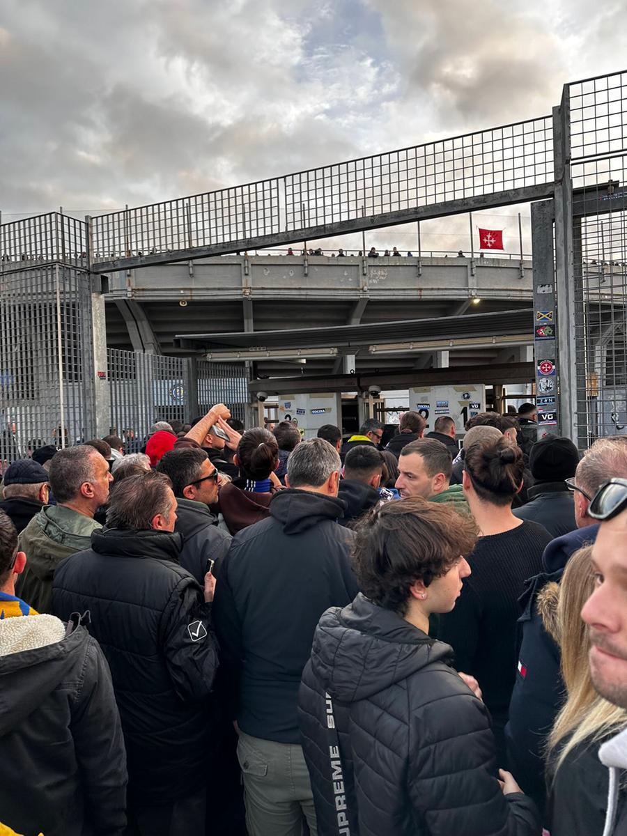 
	Code ai tornelli in occasione di Pisa-Ascoli

