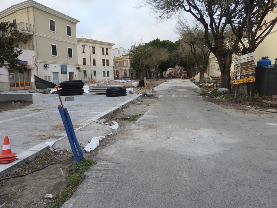 
	Piazza Manno occupata dal cantiere

