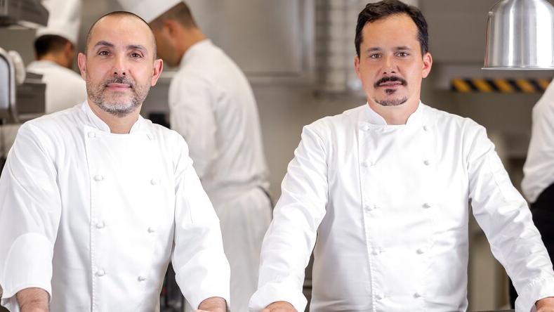 A sinistra Riccardo Monco, chef dell’Enoteca Pinchiorri, con Alessandro Della Tommasina