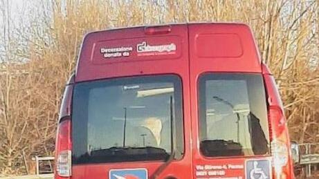 Il volontario regala un Natale in famiglia all’anziana disabile