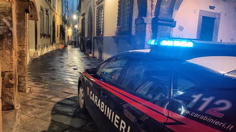 Lucca, ristoratore importuna la ex moglie: passerà le vacanze ai domiciliari