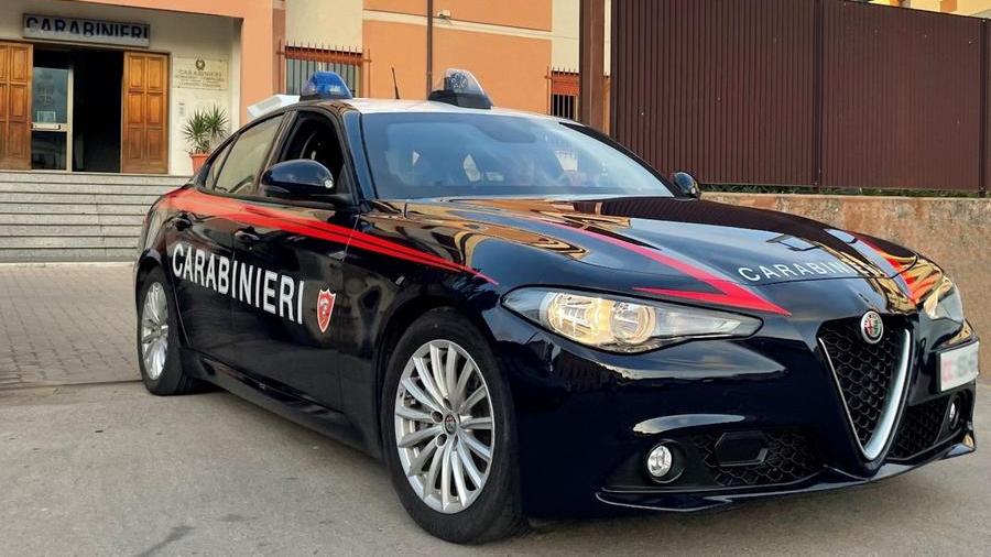 Una pattuglia dei carabinieri (foto d'archivio)