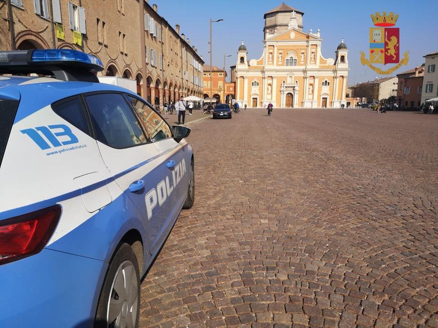 Tenta di scavalcare la rete del Commissariato di Carpi: arrestato