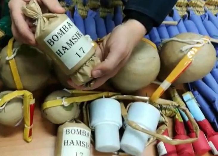 Sassari, acquistano due quintali di botti illegali da Napoli: 3 denunciati