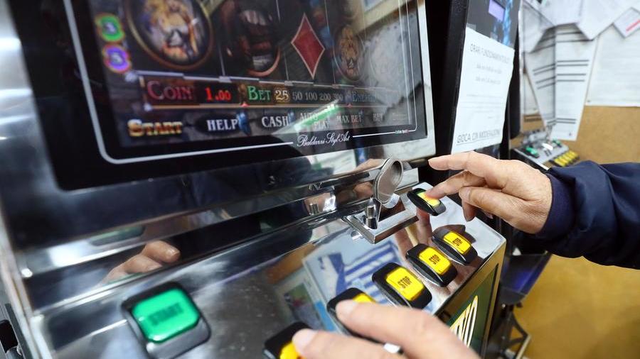 Fiorano, il Tar boccia le slot in tabaccheria: «Impianto vicino, lo dice Google»