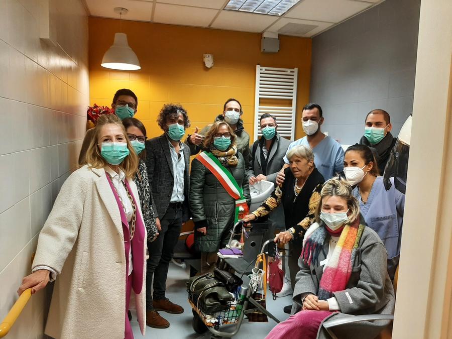 Un taglio alla solitudine: alla Cra di Vignola l’atelier da parrucchiera