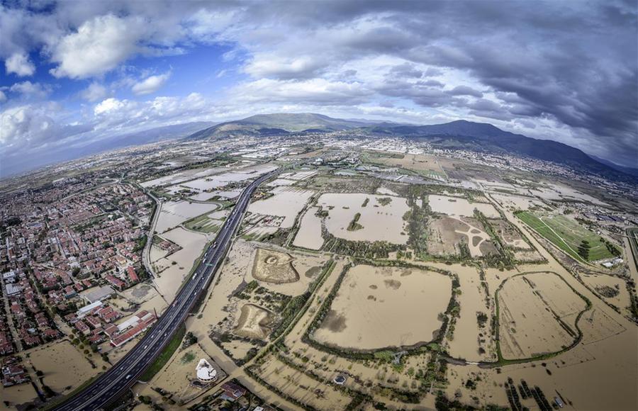 
	L'alluvione a Campi Bisenzio vista dall'alto

