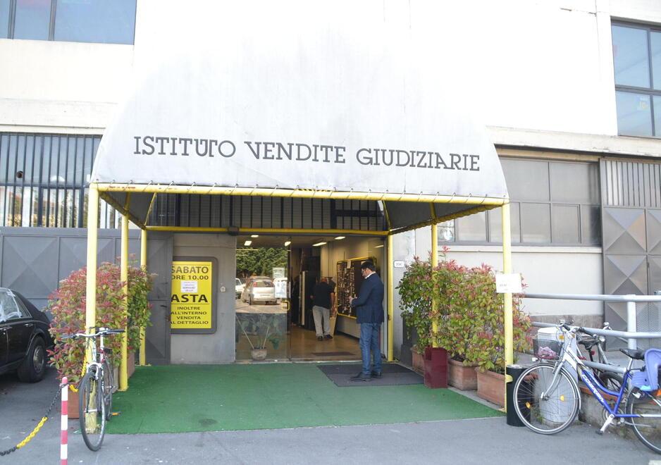 Ville, appartamenti e uffici: ecco i beni finiti all’asta in provincia di Lucca
