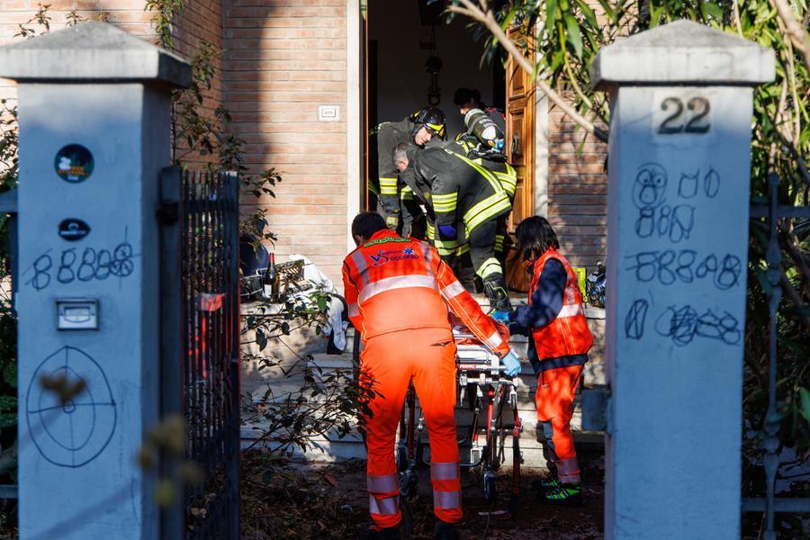 Ferrara, incendio in via Santa Caterina: un intossicato