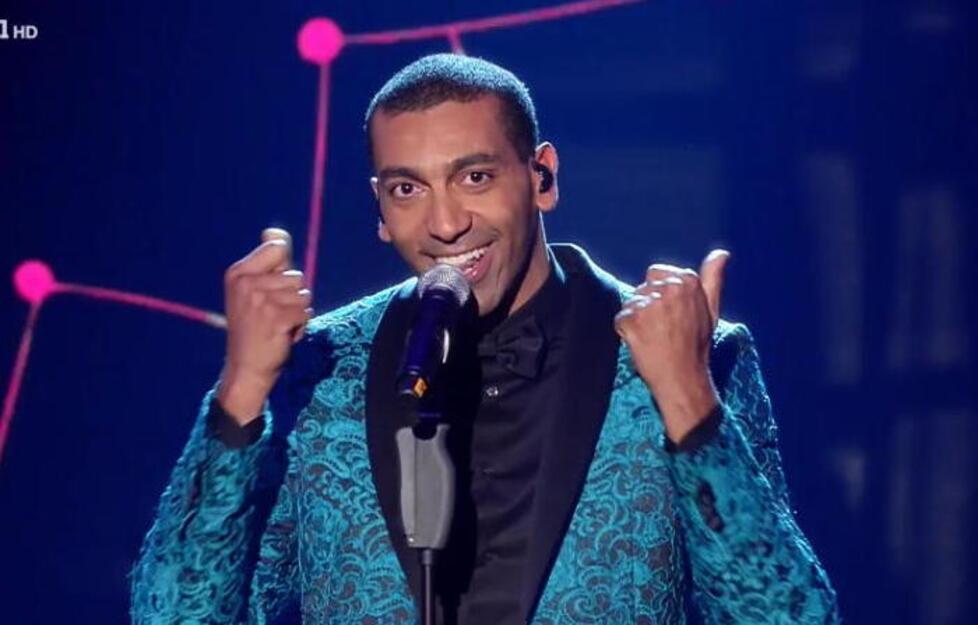 Massa, via due brani sessisti dalla scaletta di Mudibi a Capodanno: il sindaco ha chiesto di non cantarli