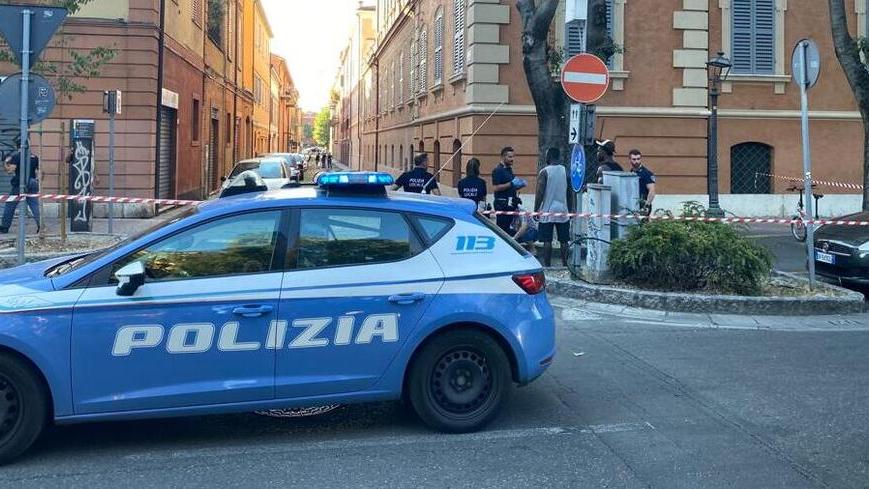 Modena, 60enne aggredito e gettato a terra da un rapinatore in Corso Vittorio<br type="_moz" />
